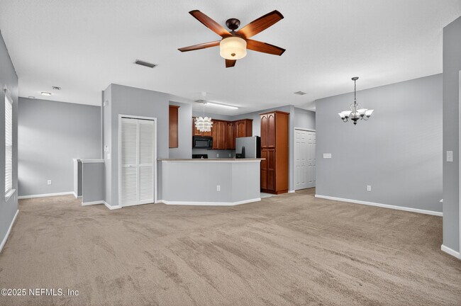 Building Photo - 7229 Deerfoot Cir