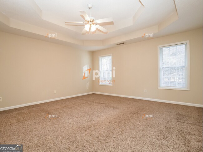 Building Photo - 1311 Vine Cir