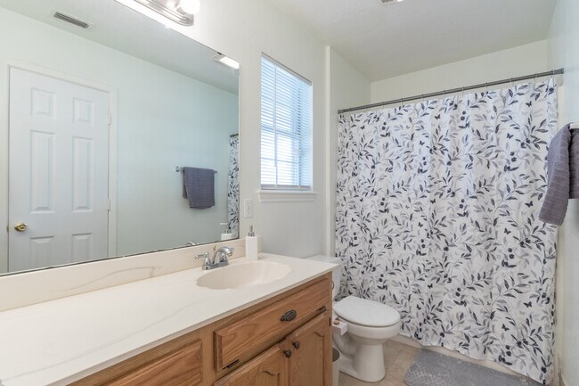 Building Photo - 2634 Bishop Rd