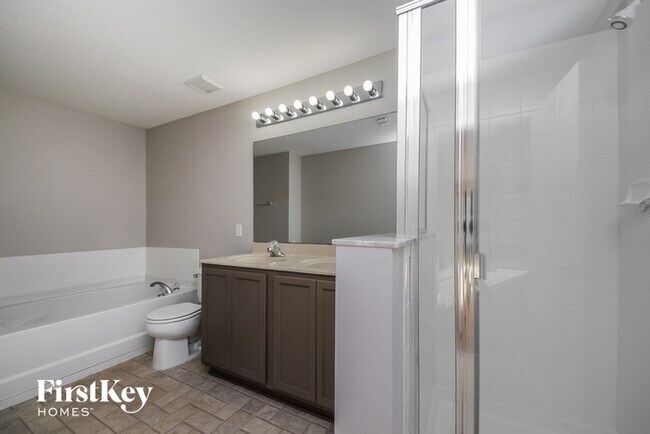 Building Photo - 227 Verdi St