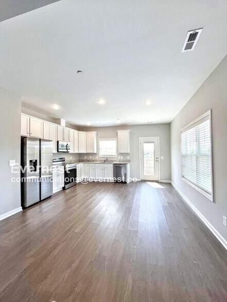 Building Photo - 1305 Ventura Ln