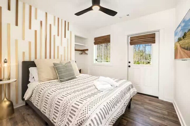 Building Photo - 8442 E McNelly Rd