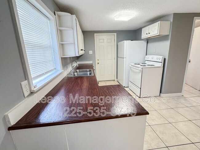 Building Photo - 2822 Elizabeth St