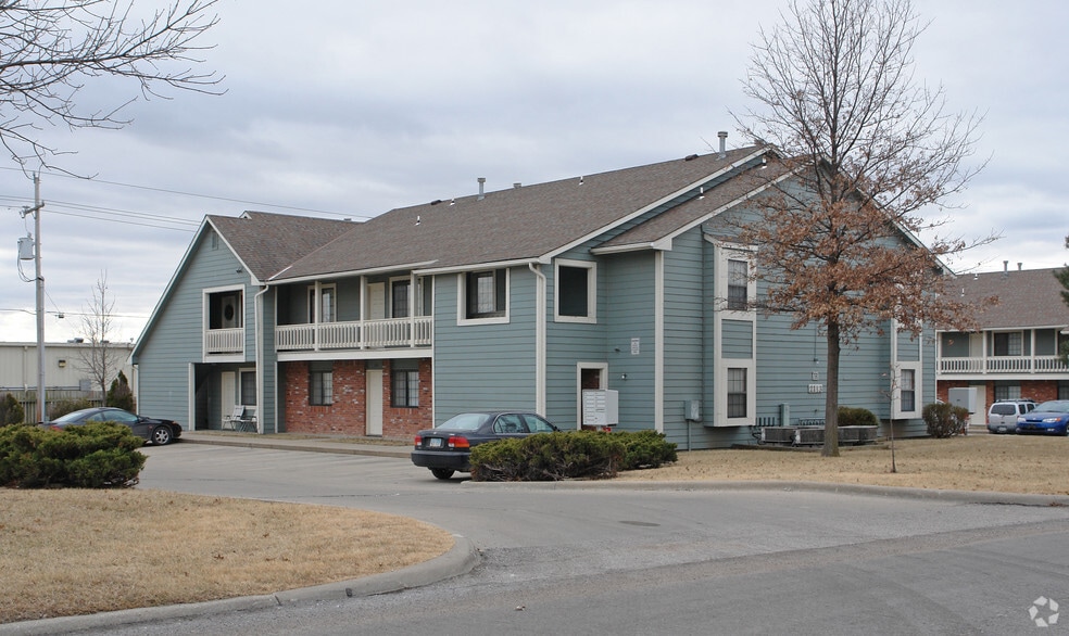 Autumn and August Place Lawrence, KS Apartment Finder