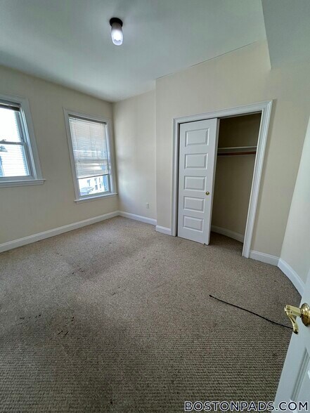 Building Photo - 55 Ashford St