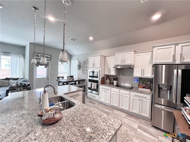 Building Photo - 6807 Comanche Post