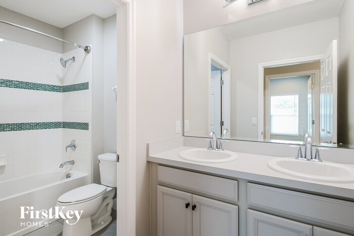 Building Photo - 9309 Oglethorpe Dr