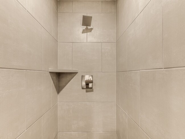 Building Photo - Newer Home + Deer Creek Schools + Storm Shelter