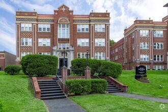 Building Photo - Calhoun Beach Apartments