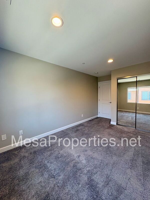 Building Photo - 16408 Valencia Ave