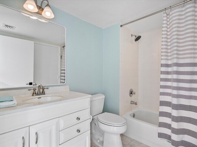 Building Photo - 650 West Ave