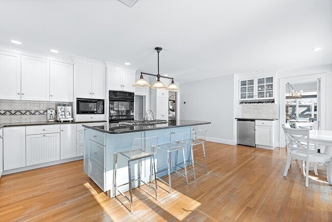 Building Photo - 23 Jefferson Rd