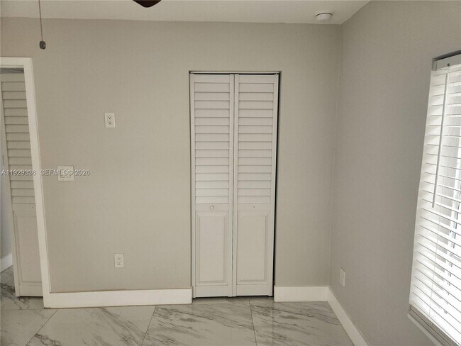 Building Photo - 342 E 46th St