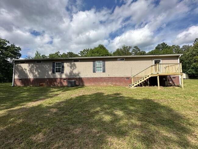 Building Photo - 5 BR, 3.5 BA, 2432sf home on almost 17 acres!