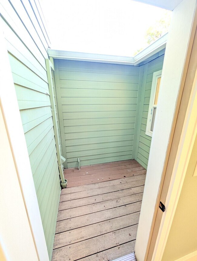 Building Photo - 4 Bed/2.5 Bath Multnomah Village Stunner w...