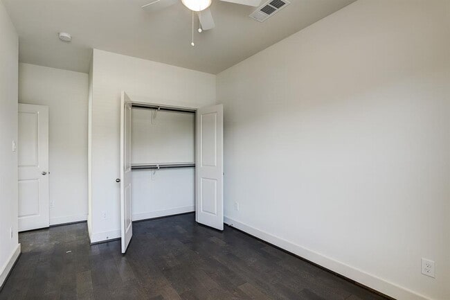 Building Photo - 9434 Kerrwood Ln