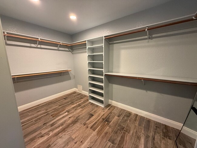 Building Photo - 4231 Edison Ave