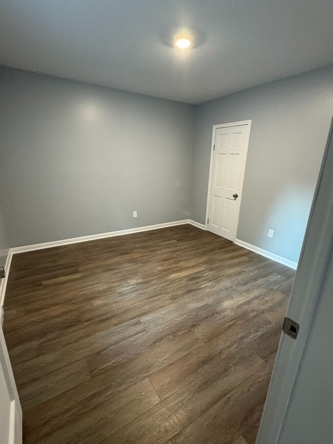 Building Photo - 9941 Crossfield Rd