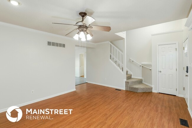 Building Photo - 11115 N Lewis Ave