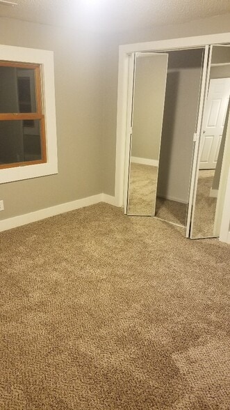 Building Photo - 312 SW Pleasant St