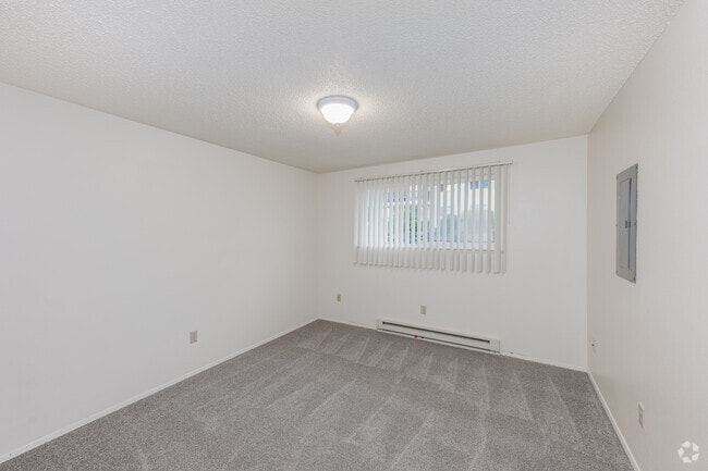 2BR, 1BA - 1,024 - Bedroom - White House Apartments