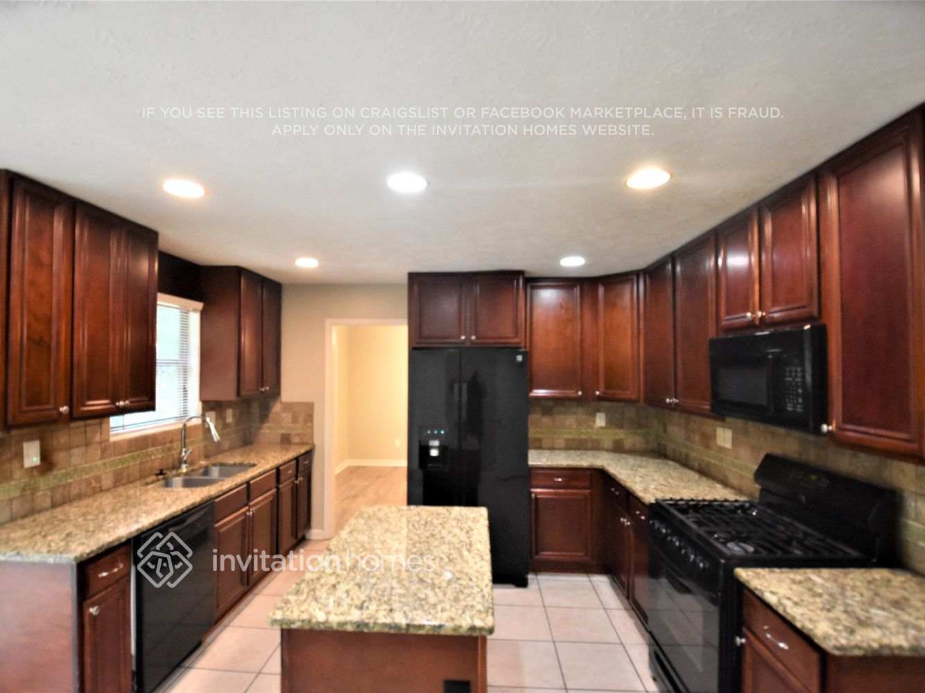 Building Photo - 2320 Tapanzee Ln