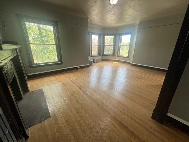 Building Photo - 4958 S Michigan Ave