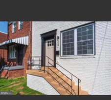 Building Photo - 4208 Fort DuPont Ter SE