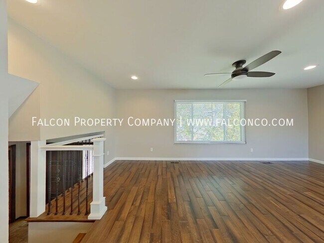 Building Photo - 133 Dolomite Dr