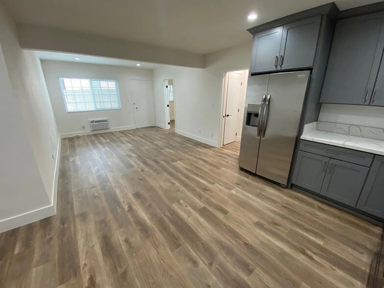 Building Photo - 3827 Girard Ave