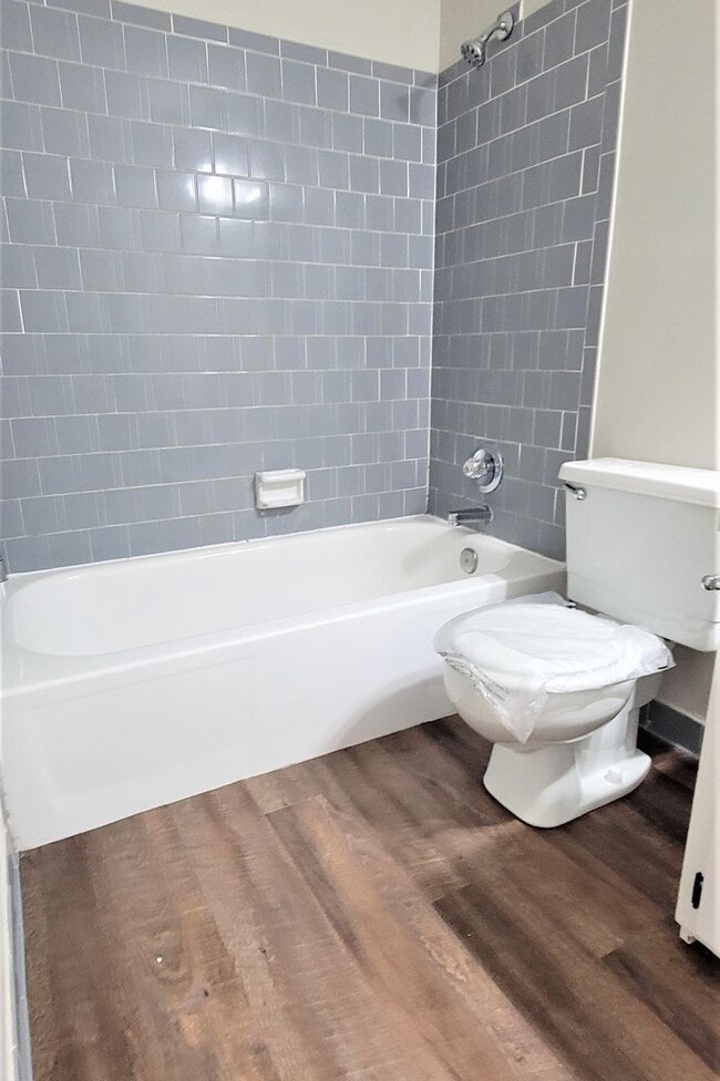 Building Photo - Adorable UPDATED 2-Bedroom, 2-Bathroom Tow...