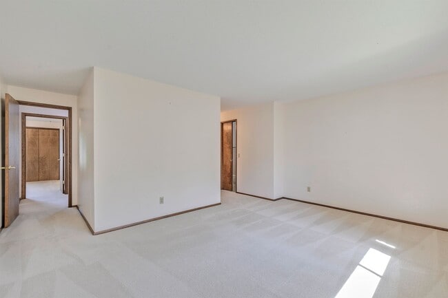 Building Photo - Single-Level Living Near South Hillsboro's Best Amenities