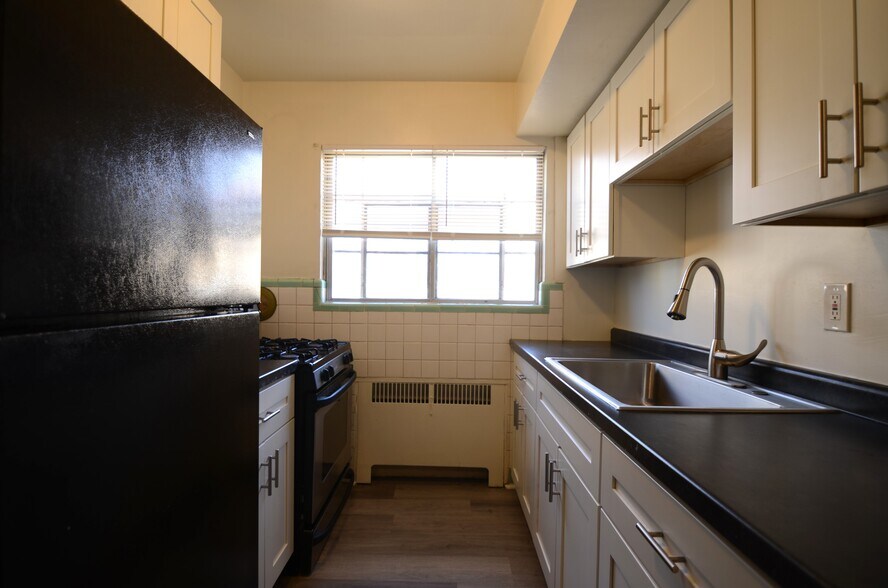 Building Photo - 7204 Reading Rd