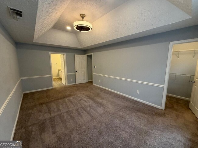 Building Photo - 212 Regal Way W