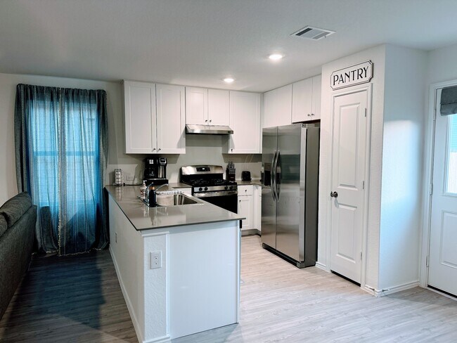 Building Photo - 722 Killdeer Trl