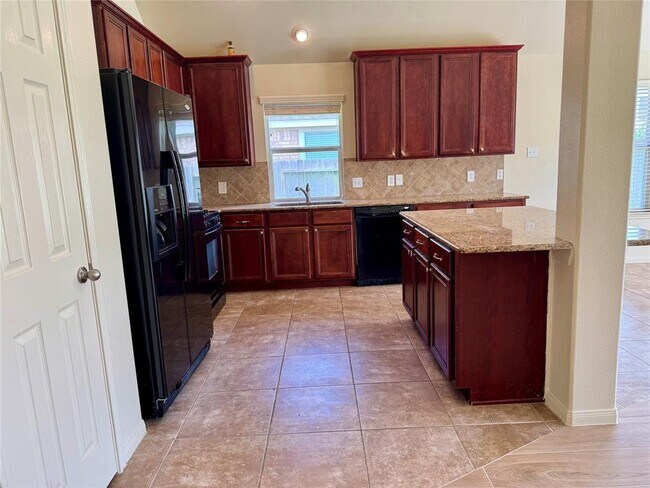 Building Photo - 4939 Royal Arbor Ln