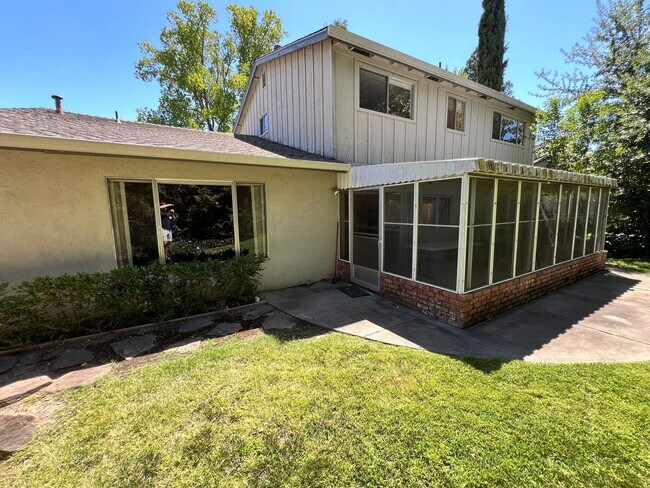 Building Photo - Spacious Home in Wonderful Davis Neighborhood!