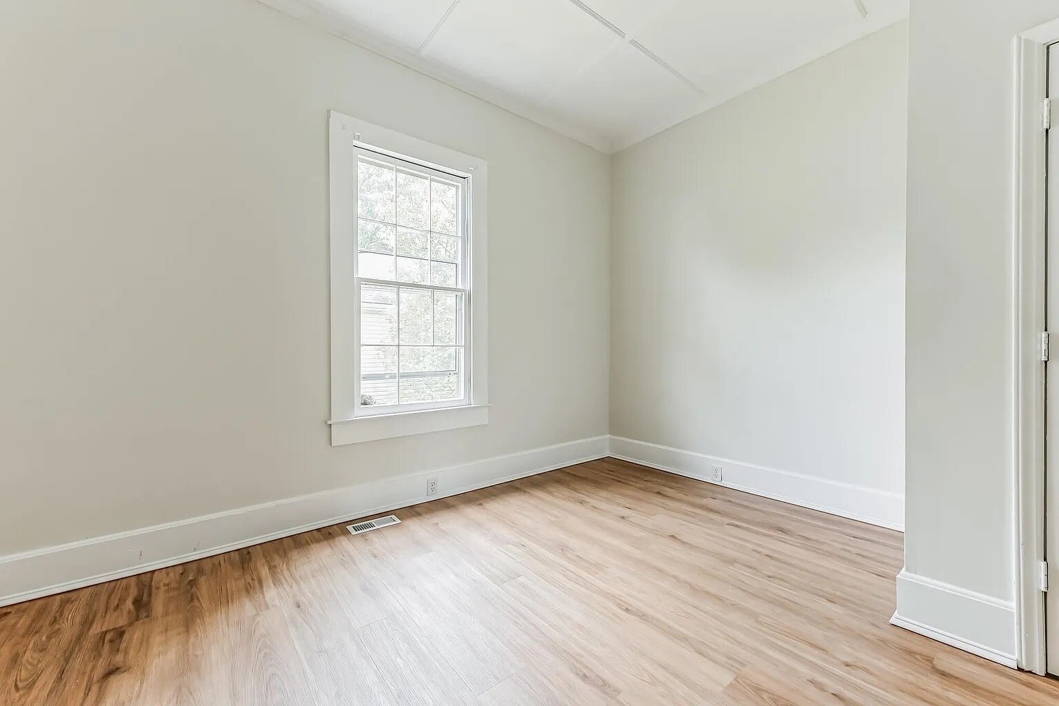 Building Photo - 338 State St