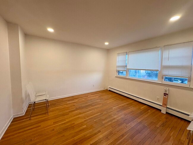 Building Photo - 30 E Kennedy St