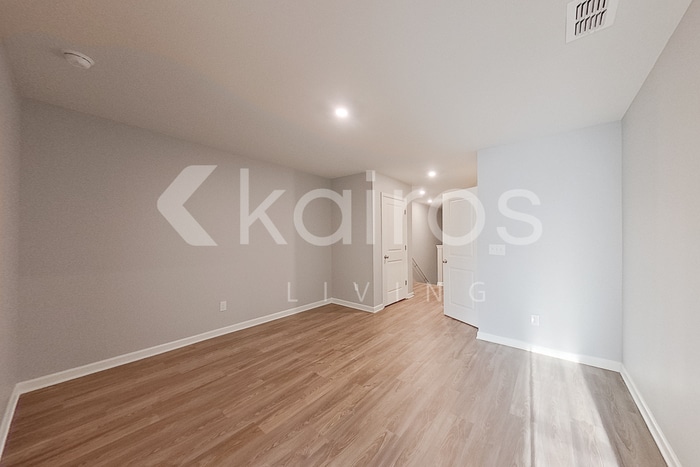 Building Photo - 354 Ironwood Ct