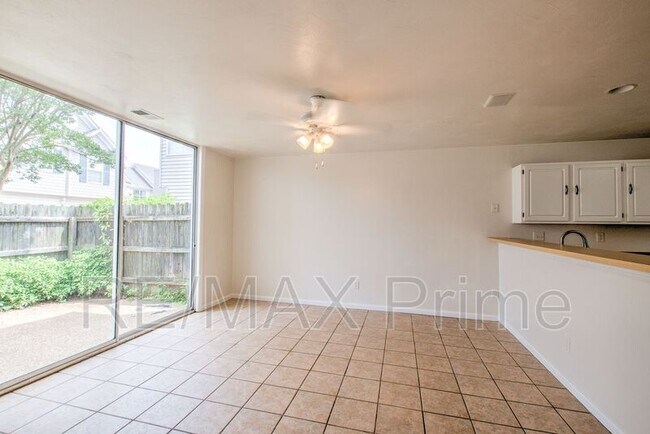 Building Photo - 1560 Wynd Crest Way