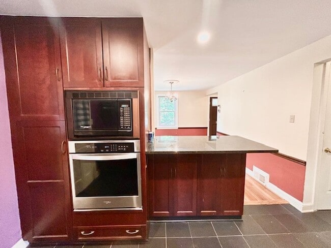 Building Photo - 4523 Gladwyne Dr