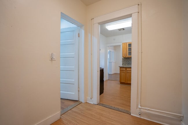 Building Photo - 1001 E Garfield St