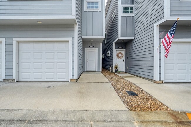 Building Photo - 18821 Luminescent Ln