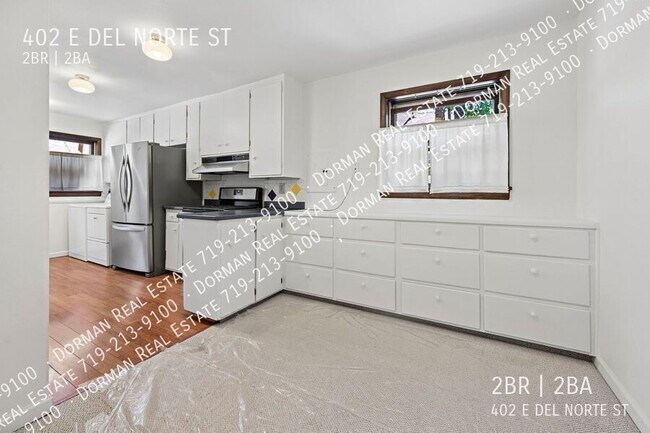 Building Photo - 402 E Del Norte St