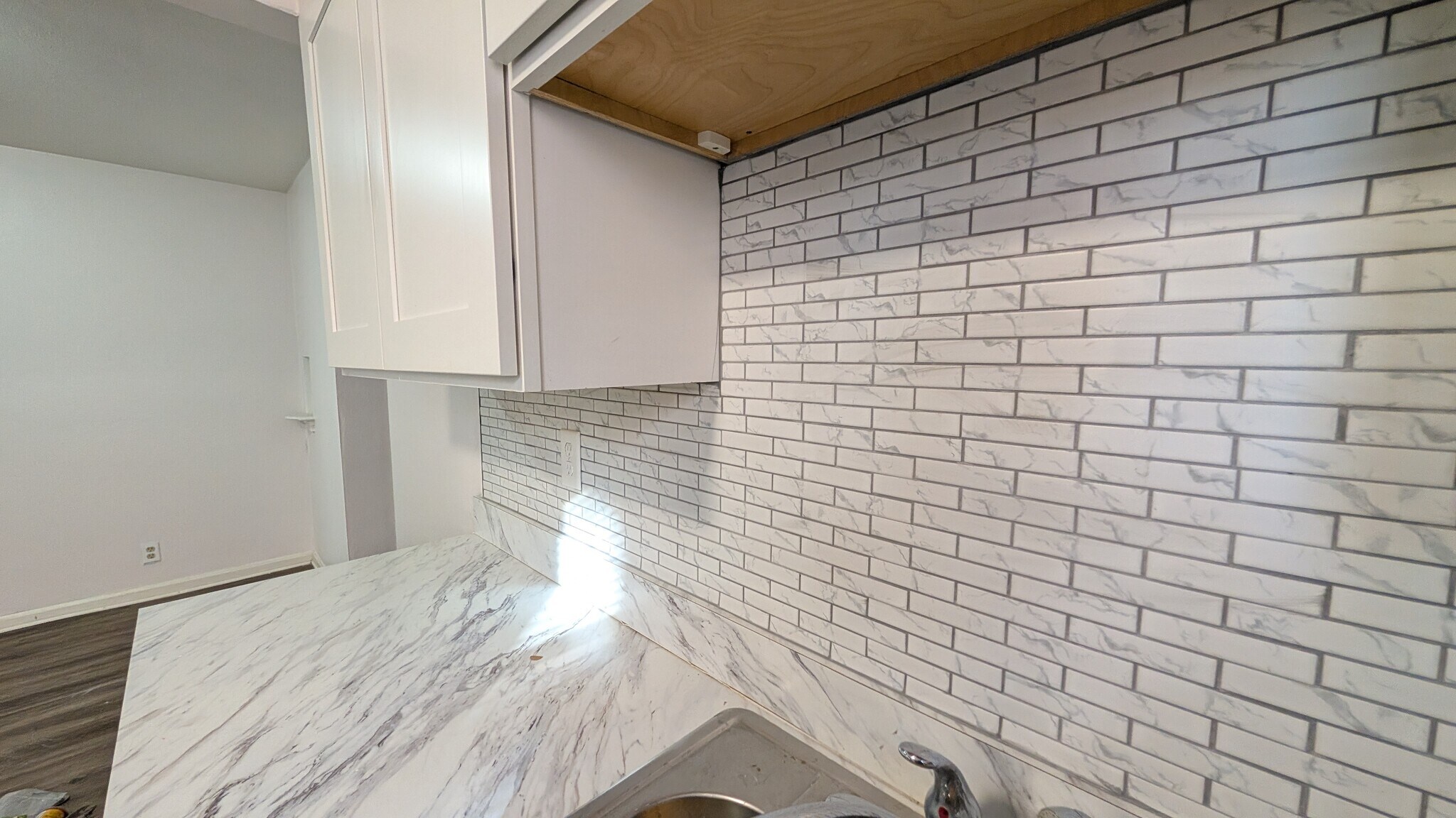 Building Photo - 5825 Sunshine Dr