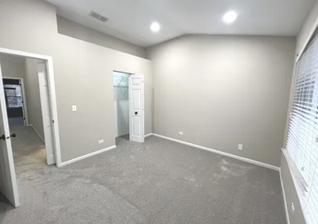 Building Photo - 206 Madison Dr