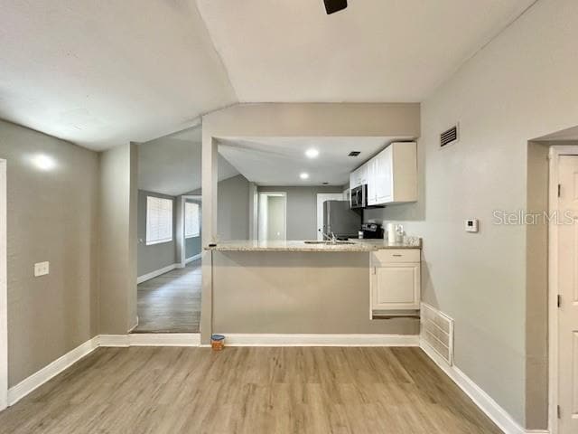 Building Photo - 7803 Rose Ave