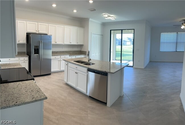 Building Photo - 14543 Cantabria Dr