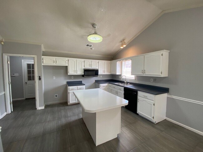 Building Photo - 6890 Water Point Cove E